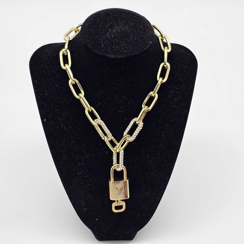 Authentic Louis Vuitton Lock & Key w/ Unbranded Luxurius Gold Plated Gold Chain